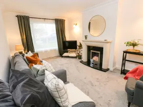 Cottage with garden - Image 3