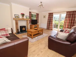 Children-friendly charming cottage with jacuzzi & garden | Pets are welcome - Image 3