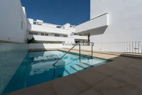 Holiday apartment with terrace & pool - Image 2