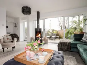 Cottage with garden - Image 4