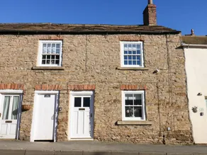 Family-oriented cottage with terrace & garden | Pet-friendly - Image 2