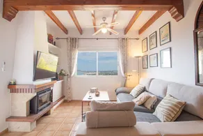 Holiday Home 'Chalet Altea' with Sea View, Wi-Fi and Air Conditioning - Image 5
