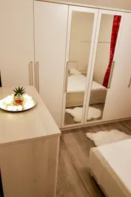 Voll ausgestattetes charmantes Apartment mit Grill, Terrasse und Garten | Neben dem Strand - Image 2