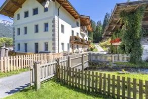 Apartment with terrace, barbecue & garden - Image 4