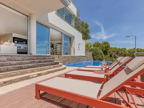 Weiträumige Villa mit privatem Pool und Grill - Image 3