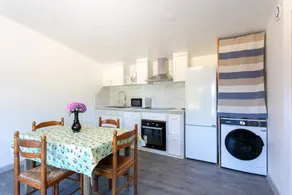 Charmante maison de vacances adaptée aux familles avec internet haut débit et barbecue - Image 2