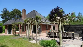 Maison avec piscine, sauna et terrasse - Image 2