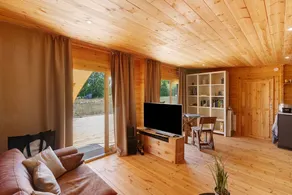 Fully equipped holiday home with jacuzzi, terrace & garden | Garden view | Pets are welcome - Image 4