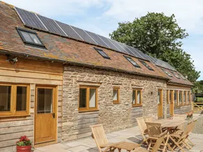 Cottage with garden - Image 2