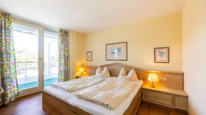 Apartment with pool - Image 4