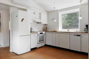 Holiday home with terrace & BBQ - Image 3