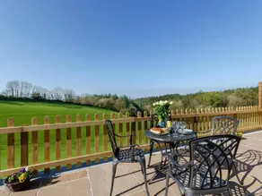 Cottage with garden - Image 3