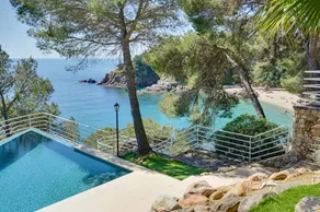 Fully equipped villa with garden, private pool & terrace | Beach nearby - Image 4