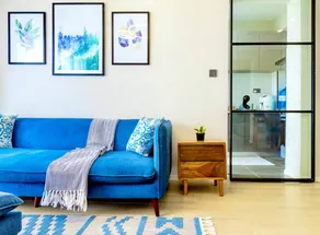 Flat with garden & private pool - Image 3
