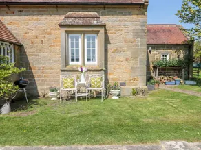 Fully equipped nice cottage with garden - Image 4