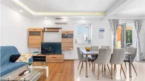 Wonderful apartment with private pool, terrace & barbecue | Pet-friendly - Image 5