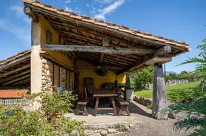 Fully equipped wonderful house with fast internet, terrace & private pool | Garden view | Perfect for remote work - Image 2