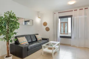 Family-friendly apartment | City view | Beach nearby | Perfect for remote work | Pets allowed - Image 2