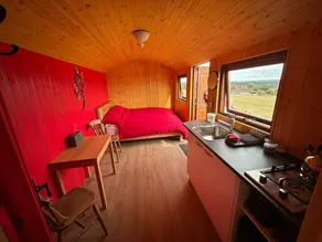 Family-friendly cabin with garden - Image 2