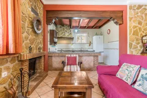 Rural House 'Casa Rural Puente Piedra' with Mountain Views, Wi-Fi, and Air Conditioning - Image 5