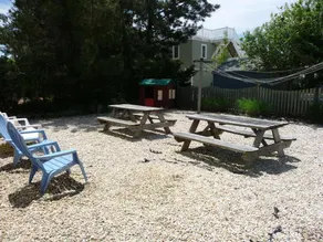 Holiday home with barbecue & garden - Image 2