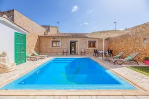 Holiday home with barbeque, pool & terrace - Image 3