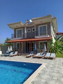 Villa with barbeque, private pool & garden - Image 5