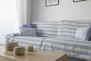 Appartement entièrement équipé avec internet haut débit, jardin et piscine | Vue jardin | Plage à proximité - Image 5