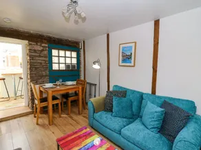 Cottage with garden - Image 3