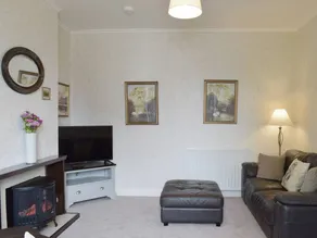 Cottage with garden - Image 4