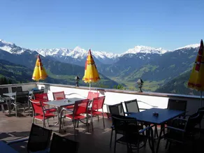 Holiday apartment with garden, terrace & BBQ - Image 4