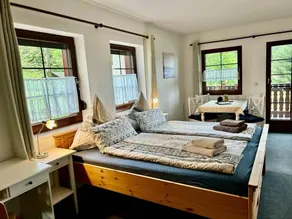 Ferienwohnung mit Pool, Sauna und Garten | Panoramablick - Image 3