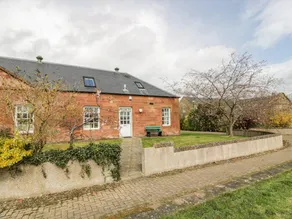 Cottage with garden & terrace - Image 3