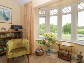 Children-friendly pleasant cottage with garden - Image 5