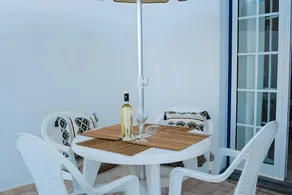 Ferienhaus mit beheiztem Pool und Terrasse | Meerblick | Perfekt für die Arbeit von Zuhause - Image 3