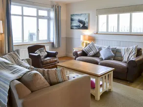 Cottage with terrace & garden | Sea view - Image 2