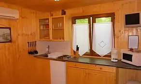 Holiday home with terrace, barbeque & garden - Image 4