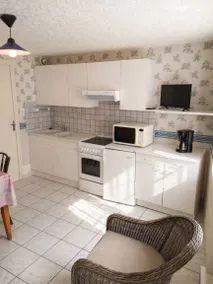 Holiday home with terrace - Image 4