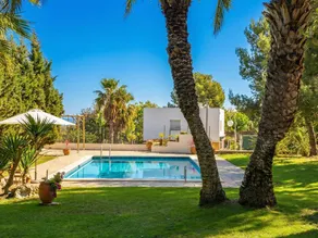 Villa with garden, private pool & BBQ - Image 2
