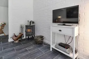 Holiday home with BBQ & terrace | Pets allowed - Image 5