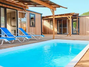 Children-friendly mobile home with terrace & private pool | Dogs allowed - Image 4