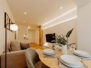 Modern Elegance in the Heart of Logroño for 6 People - Image 3