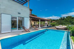 Villa with barbeque - Image 2
