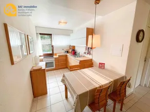 Apartment with terrace & garden - Image 3