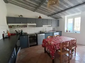 Holiday home with barbecue, terrace & garden | City view - Image 4