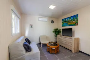 Children-friendly nice cottage with pool, garden & barbeque | Lake view - Image 5