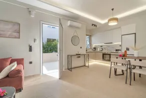 Papanikolis Apartment with Shared Terrace, Wi-Fi, and Air Conditioning - Image 3