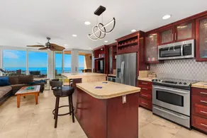 Whale Watch- Solana Beach Oceanfront Condo with Pool & Beach Access - Image 4