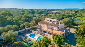 Children-friendly lovely villa with garden, terrace & BBQ - Image 3