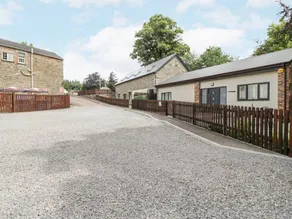 Fully equipped nice cottage with garden - Image 3